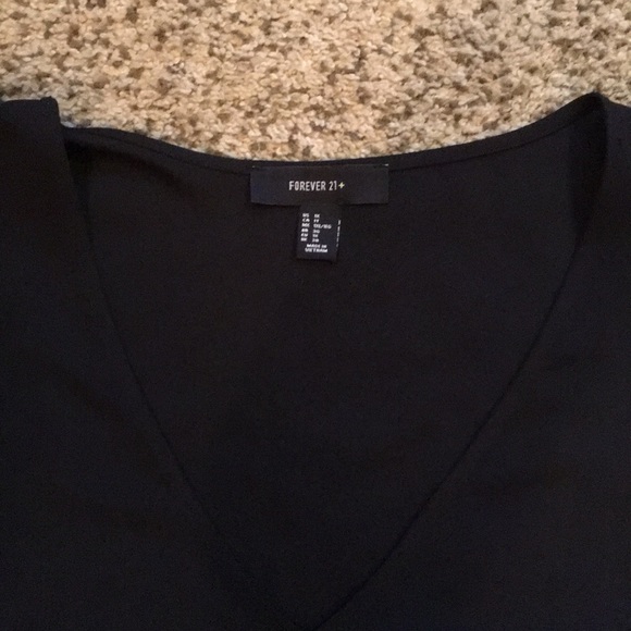 Black ruffle sleeve blouse - Picture 2 of 2